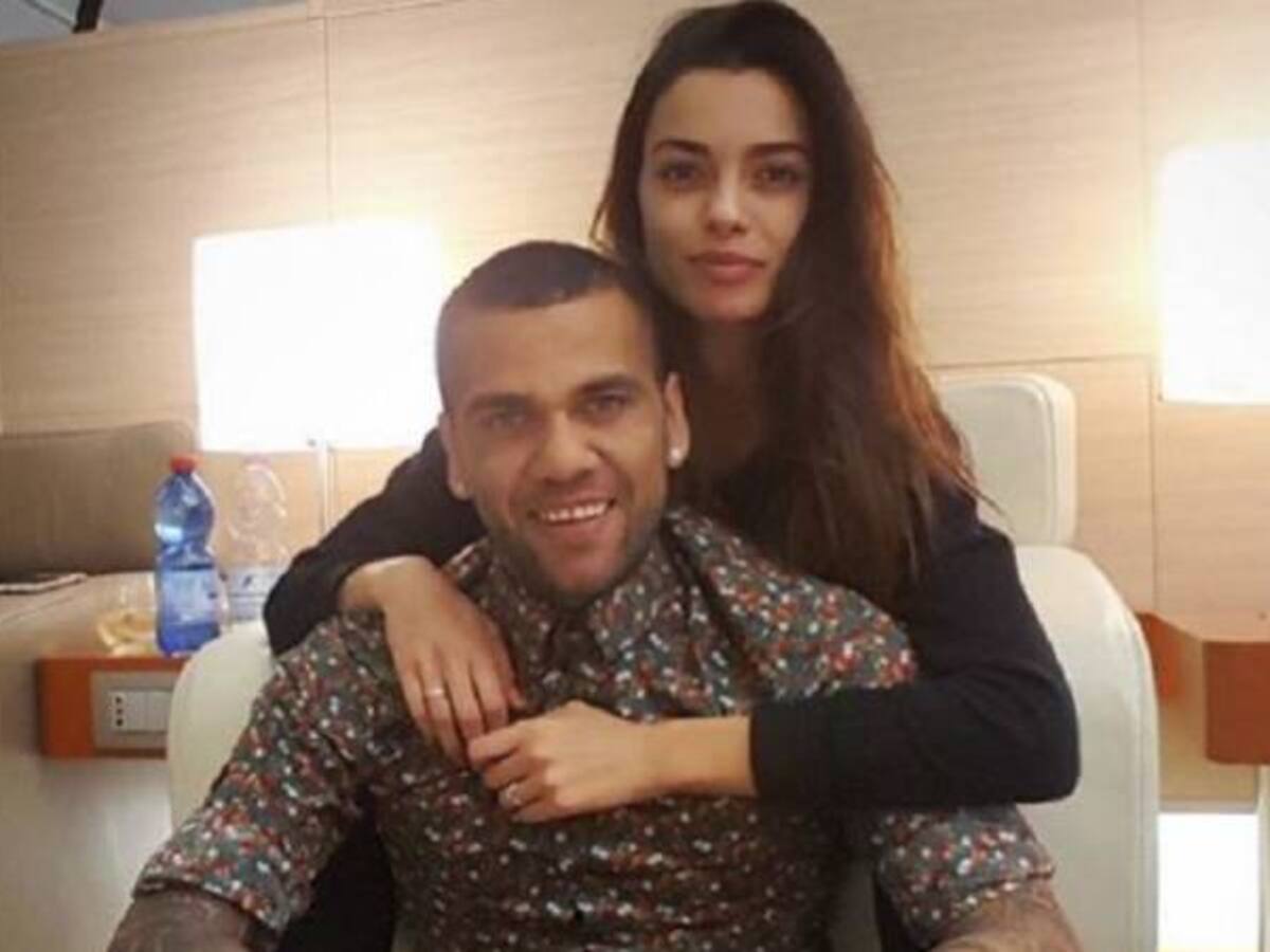 La particular voz de aliento de Dani Alves que indignó a los hinchas del Barcelona