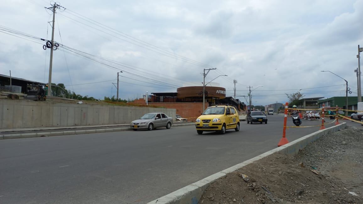 Inicio de doble calzada Armenia Montenegro, sector Mercar. Foto Vanessa Porras