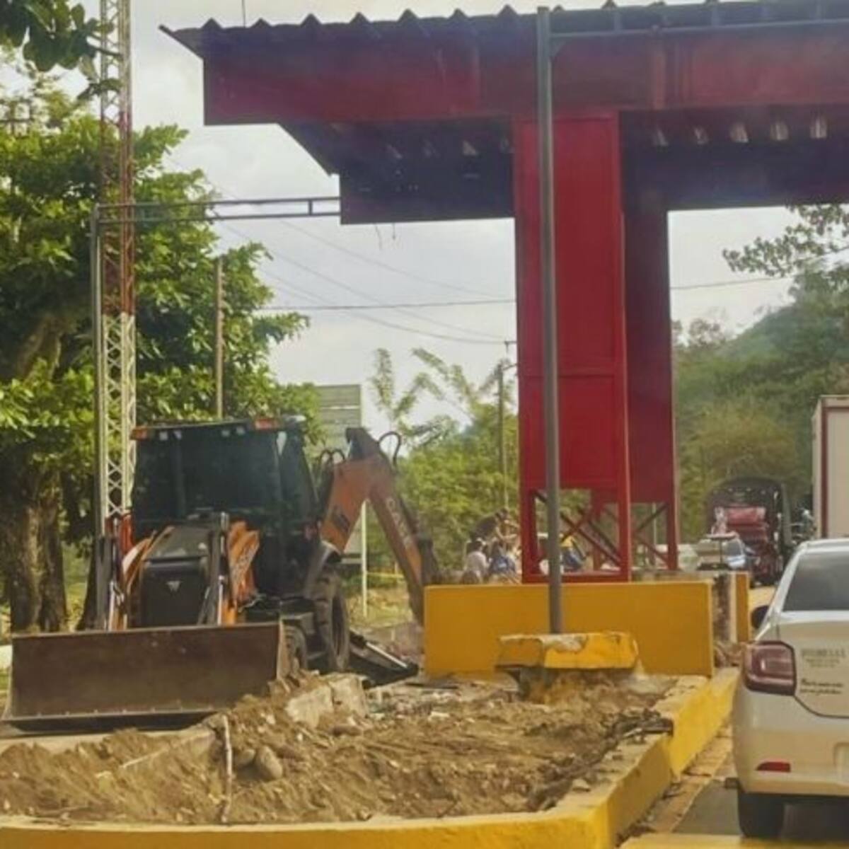 No va más: empezó el desmonte del peaje de El Playón