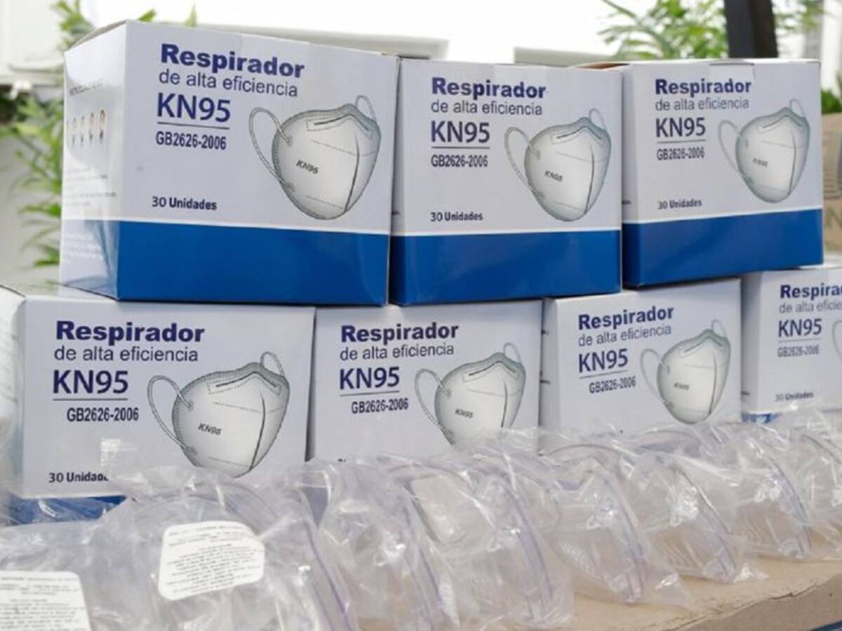 Entregan más de 100 mil kits de bioseguridad a médicos de Magangué