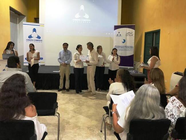 Refinería de Cartagena y Cámara de Comercio certifican 45 nuevos mediadores