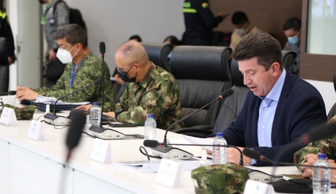 Ministro de Defensa Diego Molano en el PMU dispuesto para monitorear las elecciones a Congreso