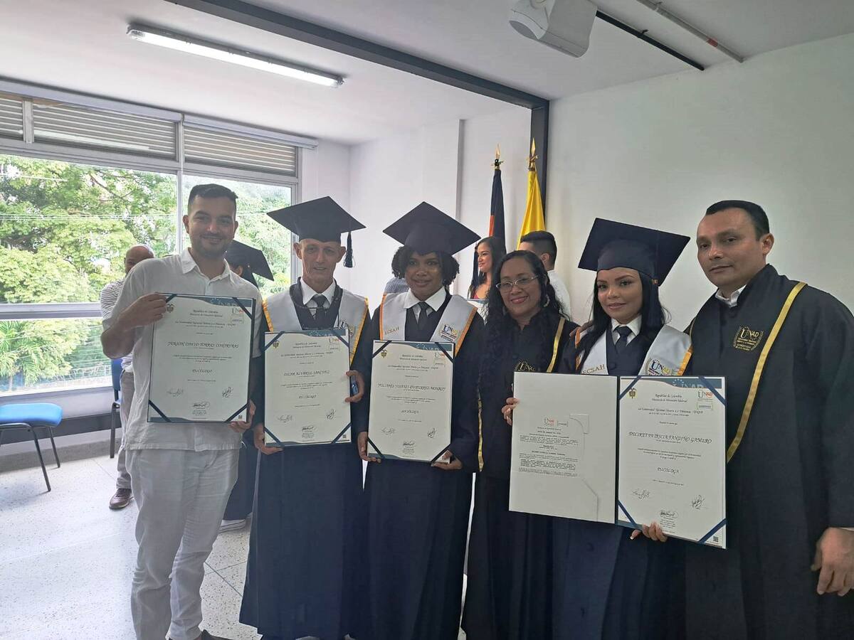63 personas recibieron grados en la UNAD Cartagena cumpliendo sueños de superación