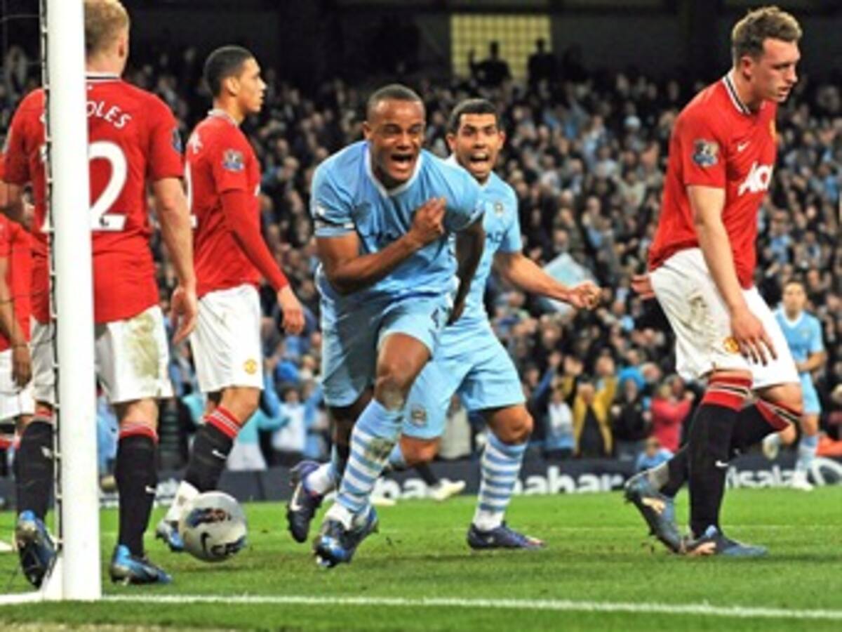 Manchester City derrotó al United y asume el liderato en la liga inglesa