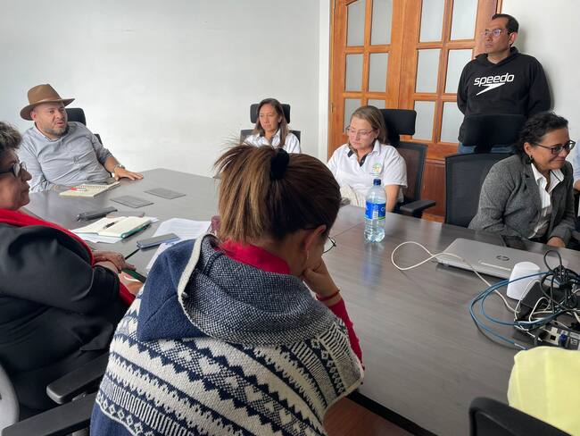 Mesa de trabajo entre Corpoboyacá y trabajadores de Sunet Corpoboyacá / Cortesía: Corpoboyacá.