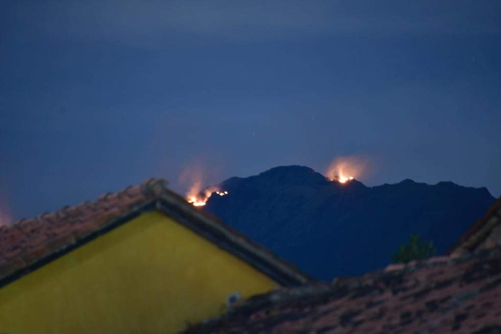 Autoridades de socorro trabajan en las emergencias