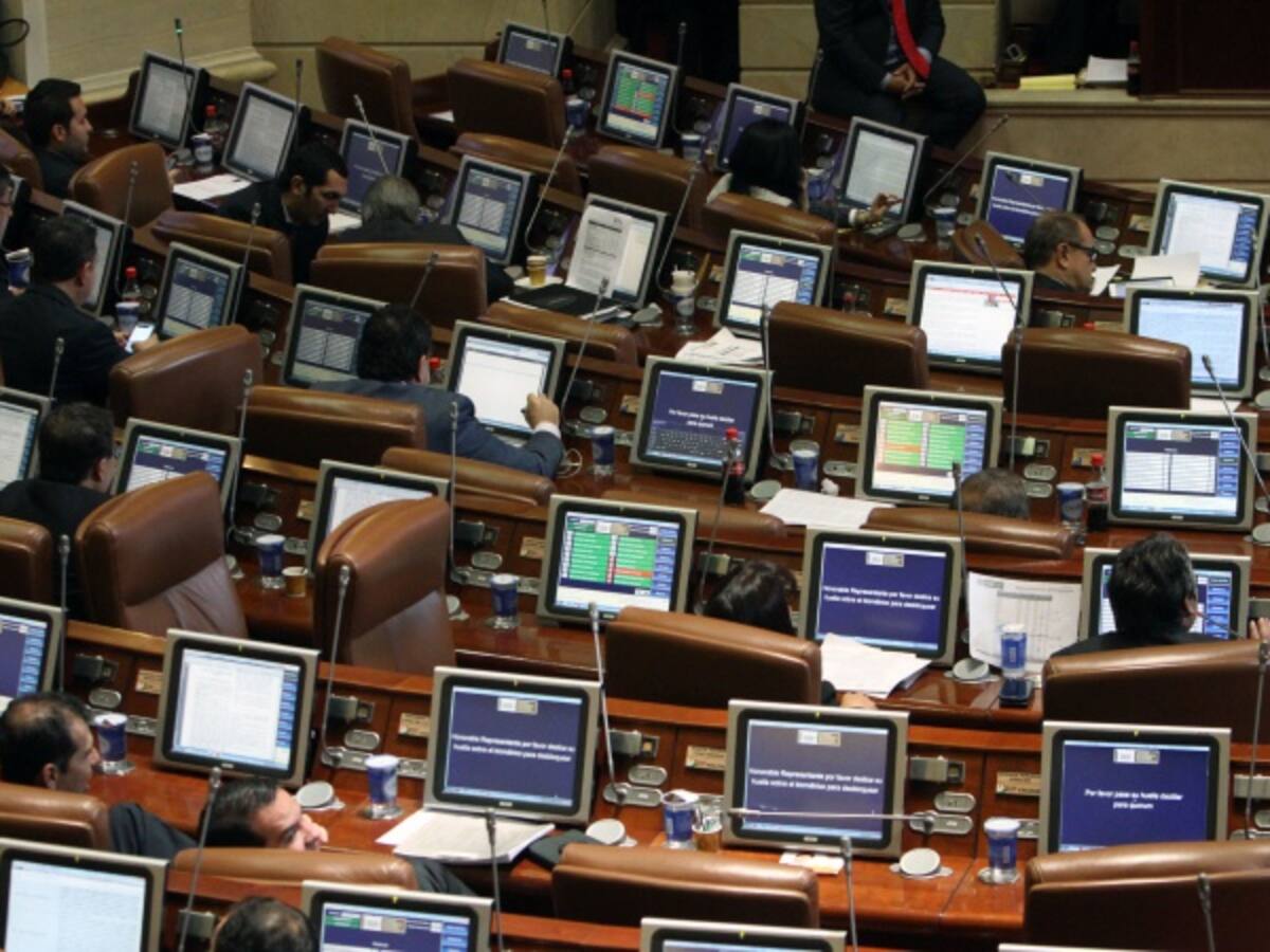 Denuncian "lobistas" en la plenaria del Senado sobre caso Pretelt