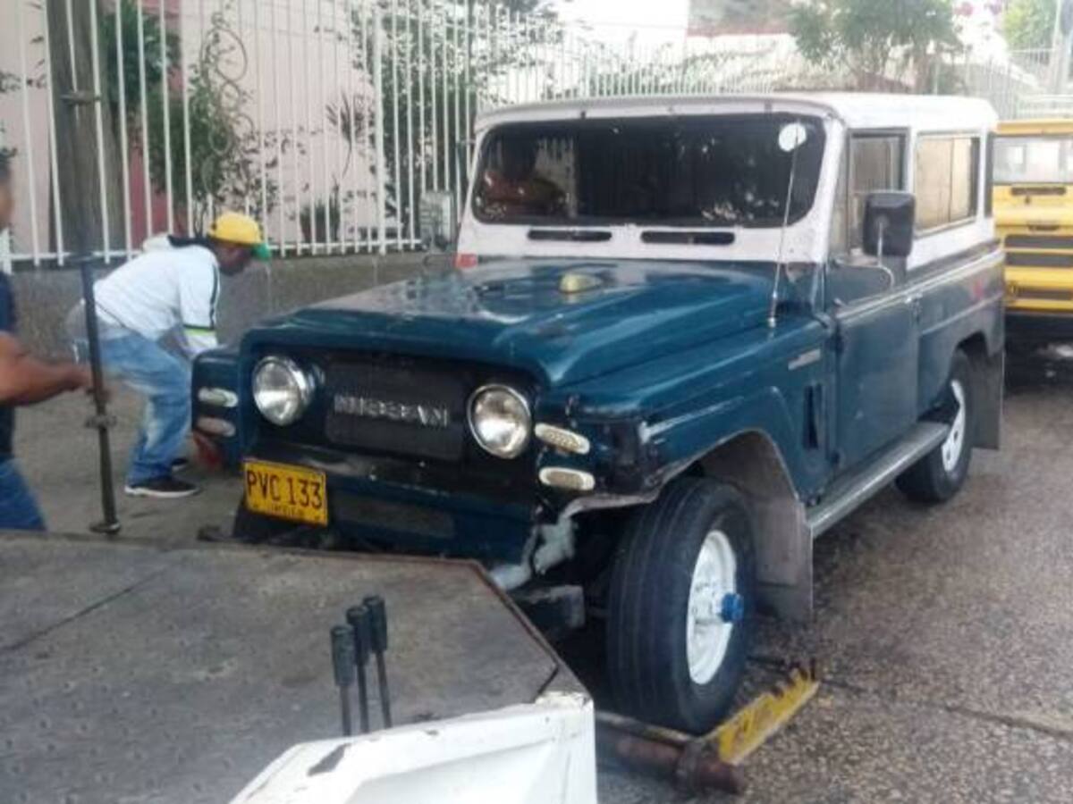 Sacan otros ocho vehículos obsoletos de circulación en Cartagena