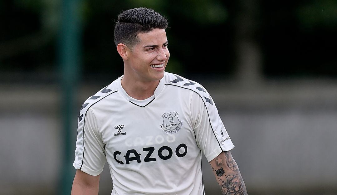 James Rodríguez en un entrenameinto con el Everton