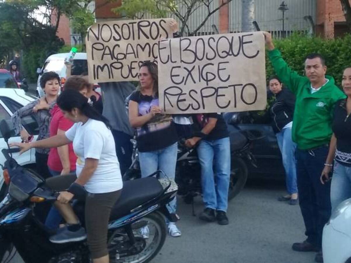 Ciudadanos protestan por falta de mantenimiento de las vías terciarias en Pereira