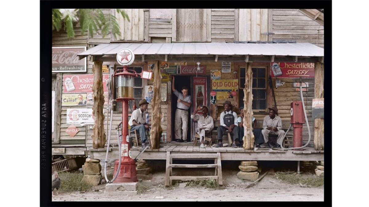 Según explica Lloyd, las técnicas para colorear fotografías han mejorado en parte gracias al esfuerzo de los archivos históricos y sus servicios de restauración. (Foto en blanco y negro tomada en 1939 por  Dorothea Lange, cortesía de la Librería del Congreso de EE.UU. / Foto en color: Jordan J. Lloyd / Dynamichrome).