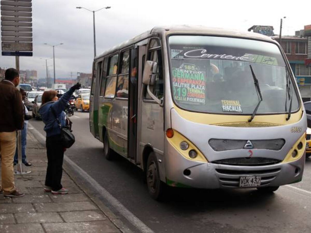 Parque automotor del transporte urbano de pasajeros cayó un 1%: Dane