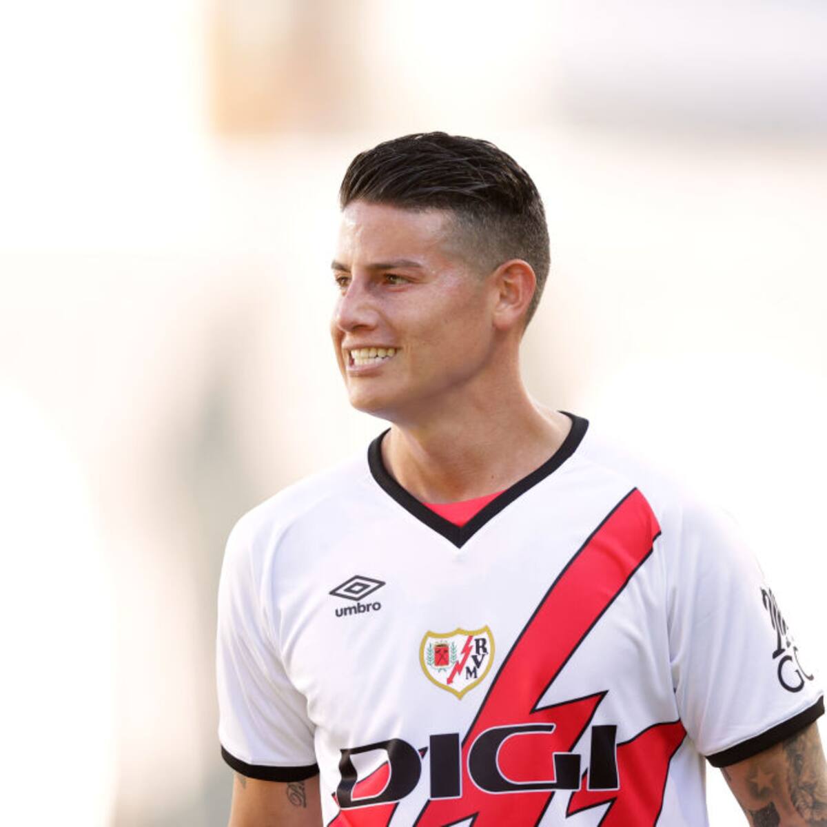 Revelan fuertes detalles de la relación de James Rodríguez con el DT del Rayo Vallecano