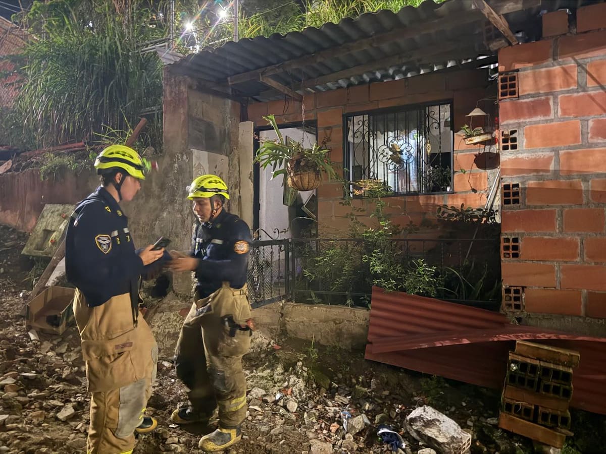 Deslizamiento deja dos menores heridos en el sector El Porvenir de Itagüí