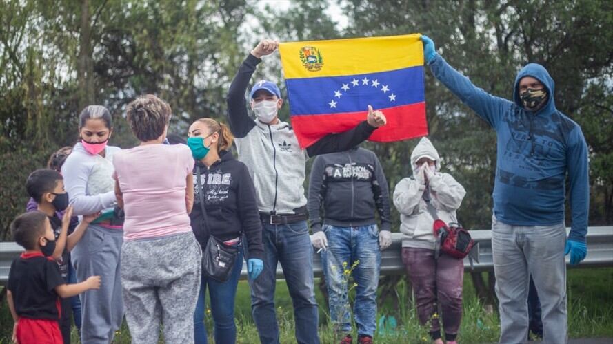 “Cuando se encuentran voces de oposición, uno se pregunta cuántos colombianos tenemos familiares que migraron a otros países”: Mauricio Toro. Foto: Getty Images / DANIEL GARZON HERAZO