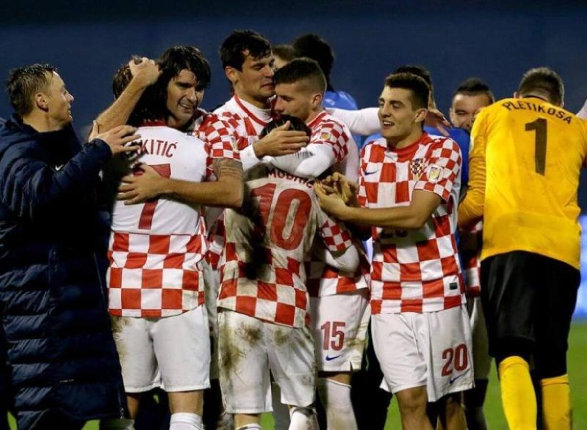 Croacia derrotó por la vía del repechaje a Islandia 2-0 en el resultado global.