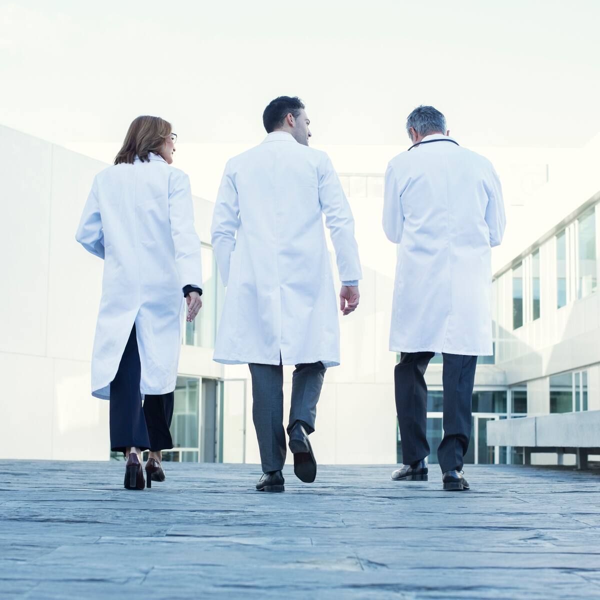 No se puede postular información errada como verdadera: superintendente de Salud