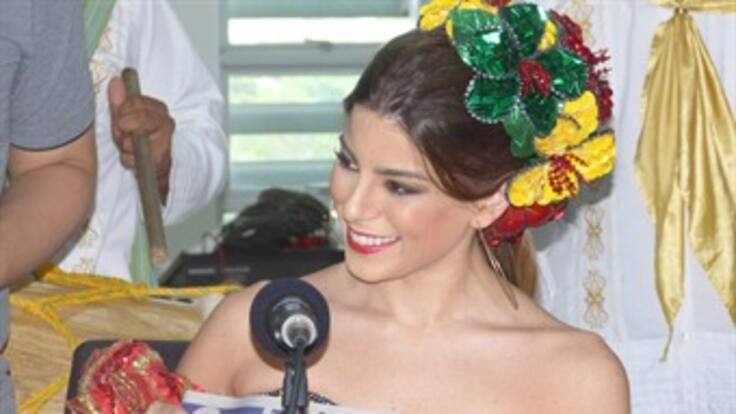 Reina del Carnaval pone toque alegre a la visita de Caracol a Barranquilla