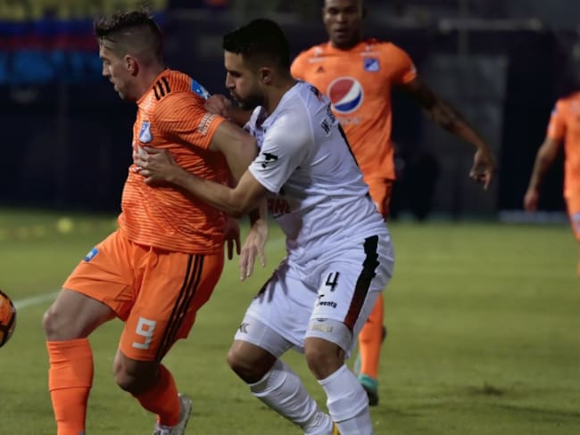 Millonarios igualó 1-1 en Paraguay y definirá la serie en su casa