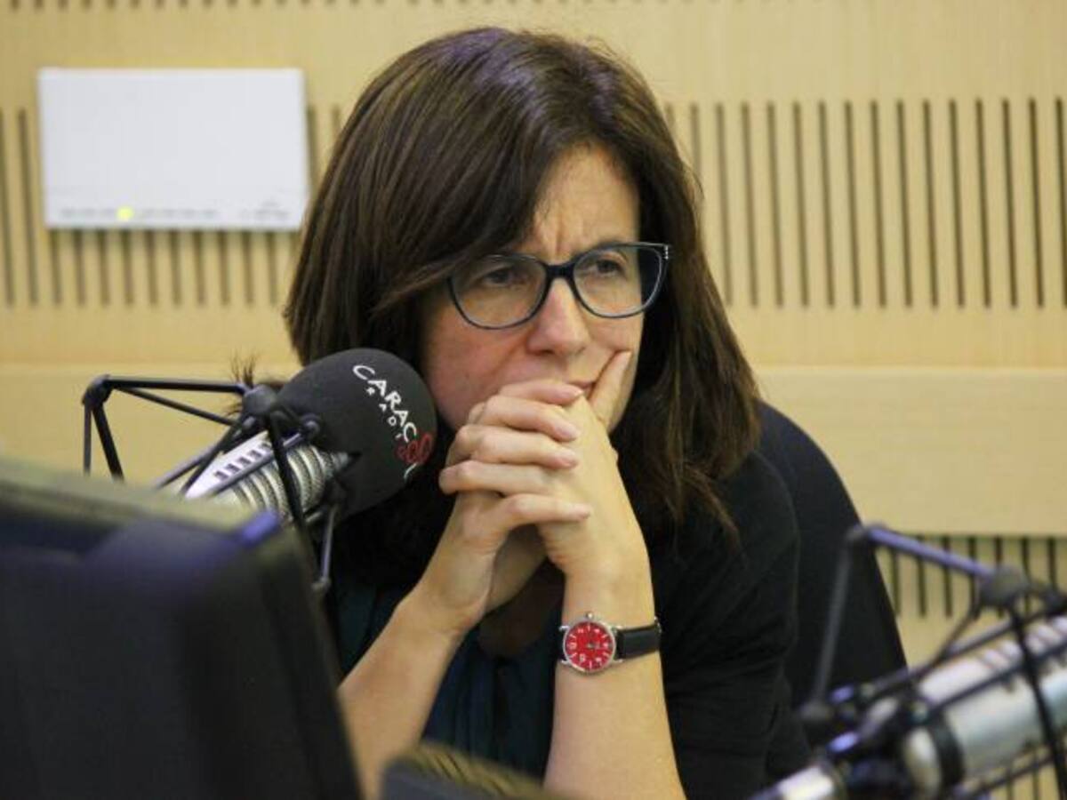 Criminalizar la toma de decisiones de políticas públicas es debatible: Juanita León