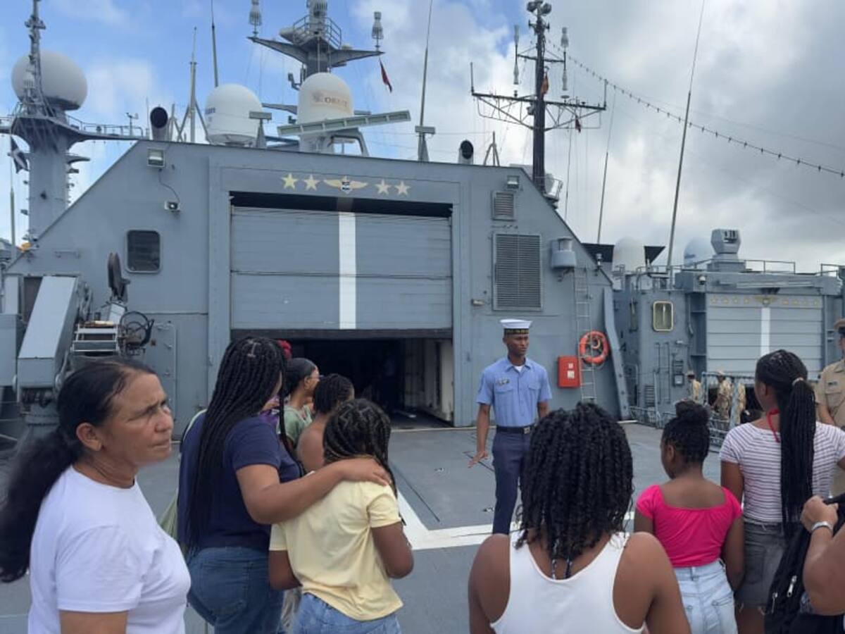 Niños y niñas de Providencia conocieron capacidades de la Armada en Cartagena