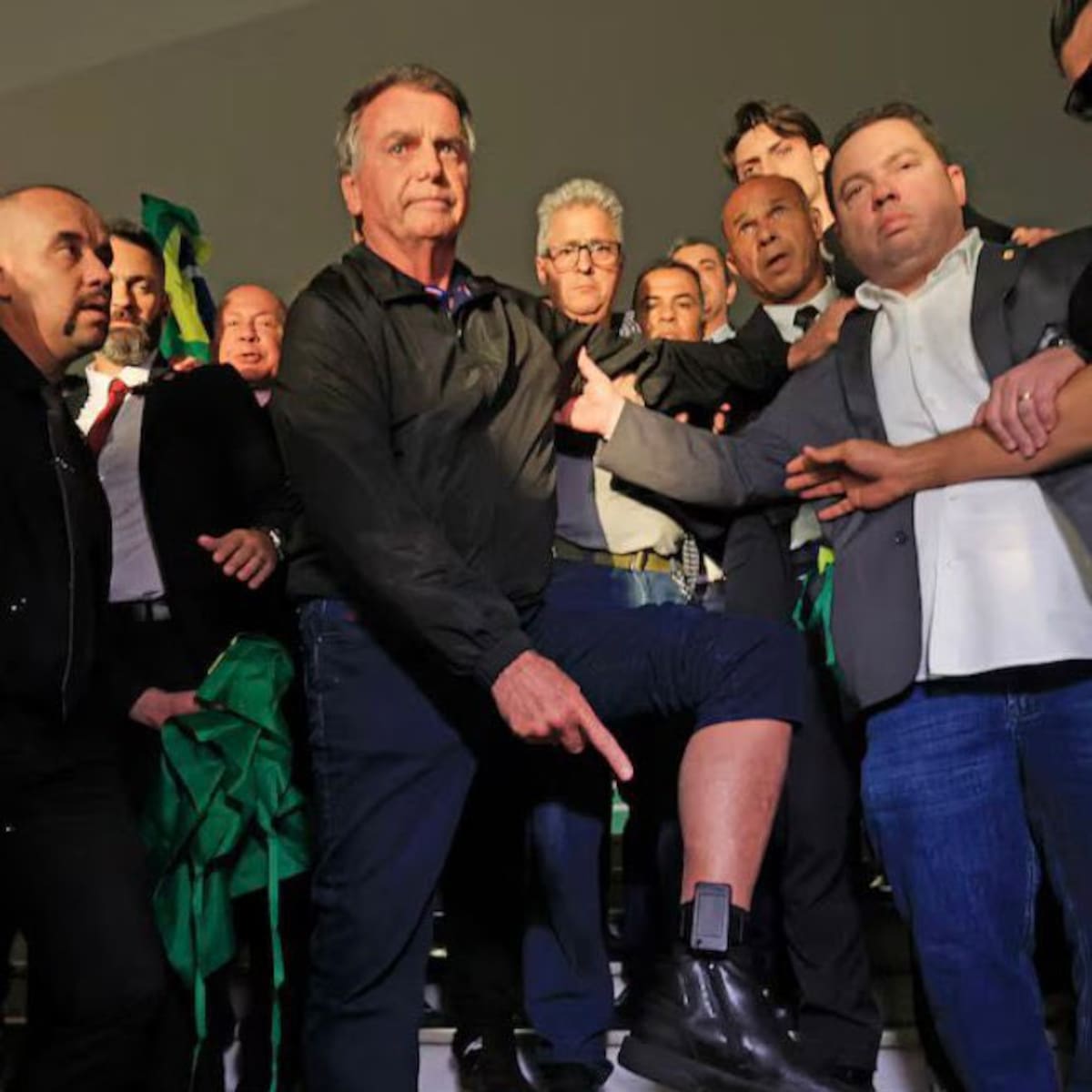 Juez da 24 horas a Bolsonaro para explicar aparición en redes sociales