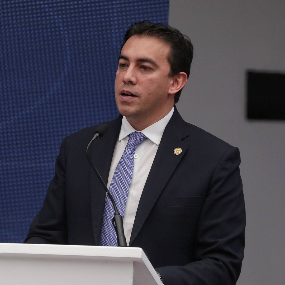 Registrador Vega habría falsificado certificados laborales para llegar a la entidad