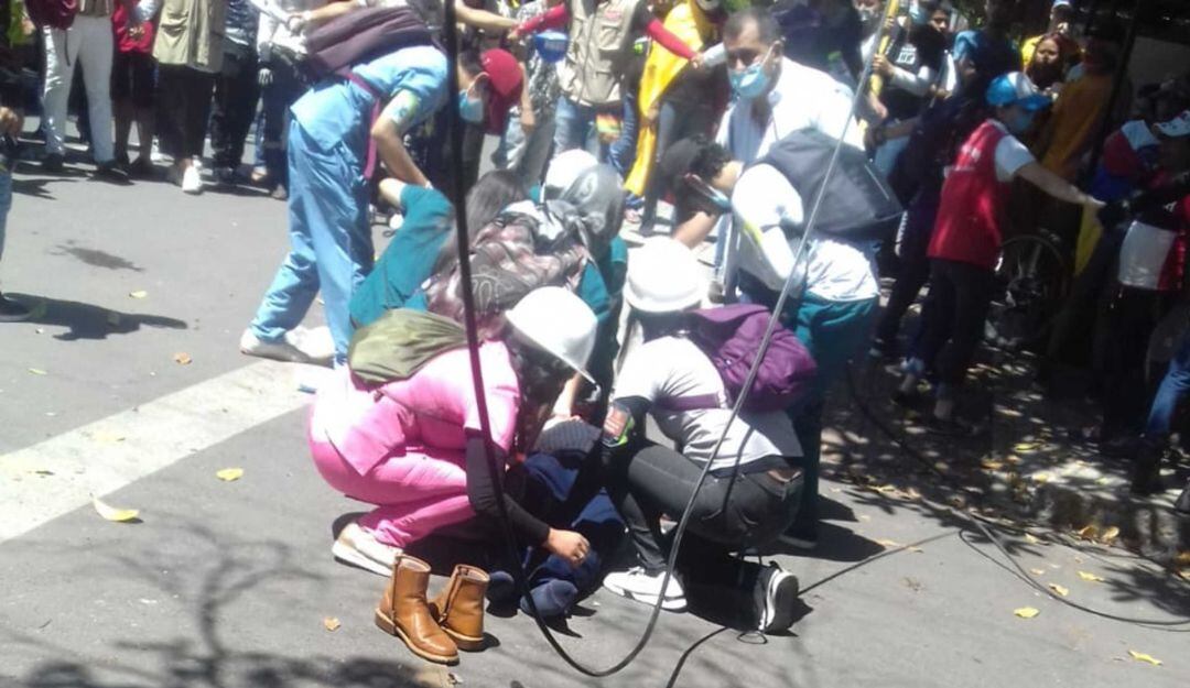 El herido fue identificado como Henry Chávarro quien fue remitido a la clínica Uros de Neiva