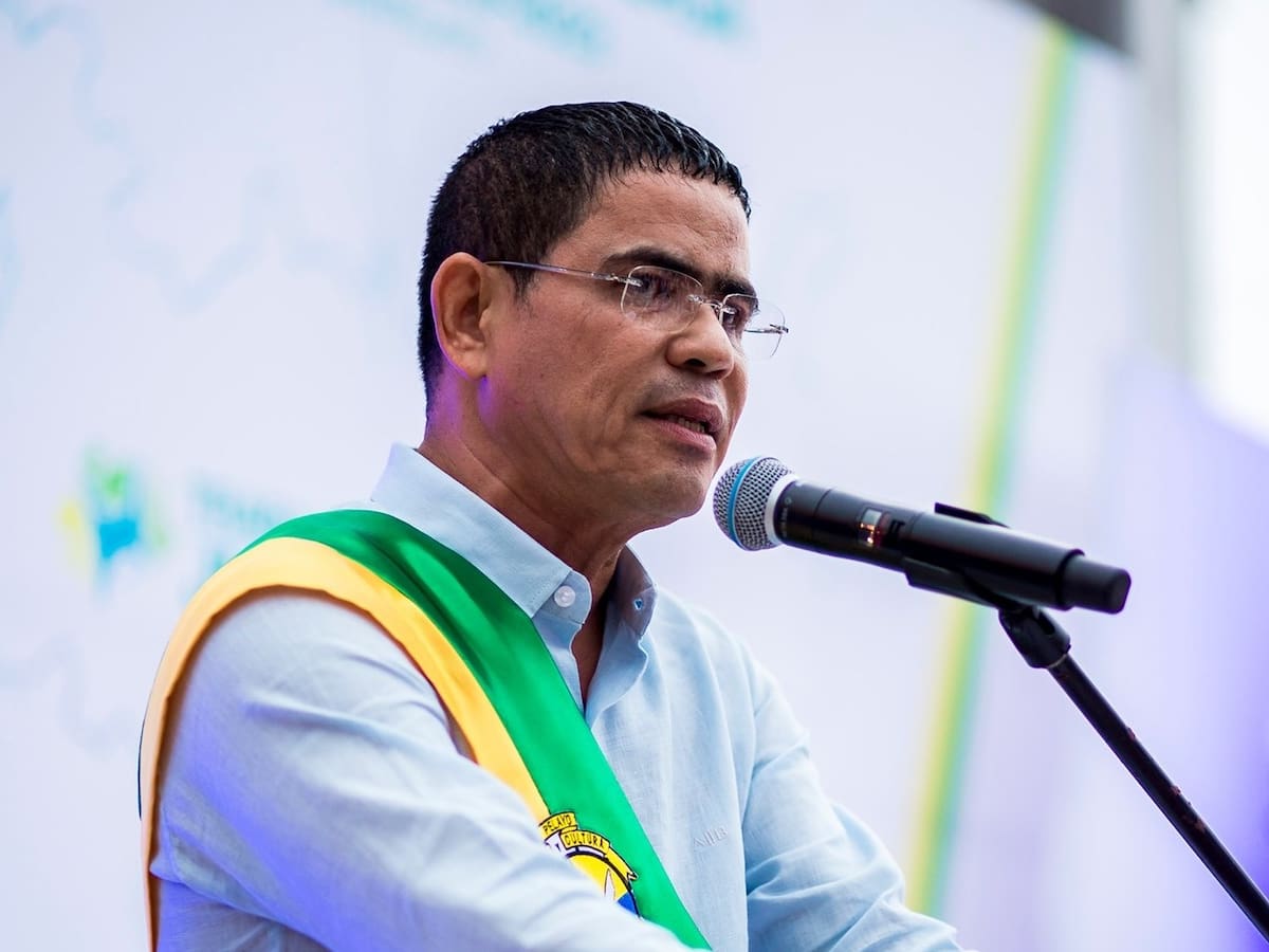 Videos muestran al alcalde de San Pelayo, Córdoba, aparentemente influyendo en votaciones