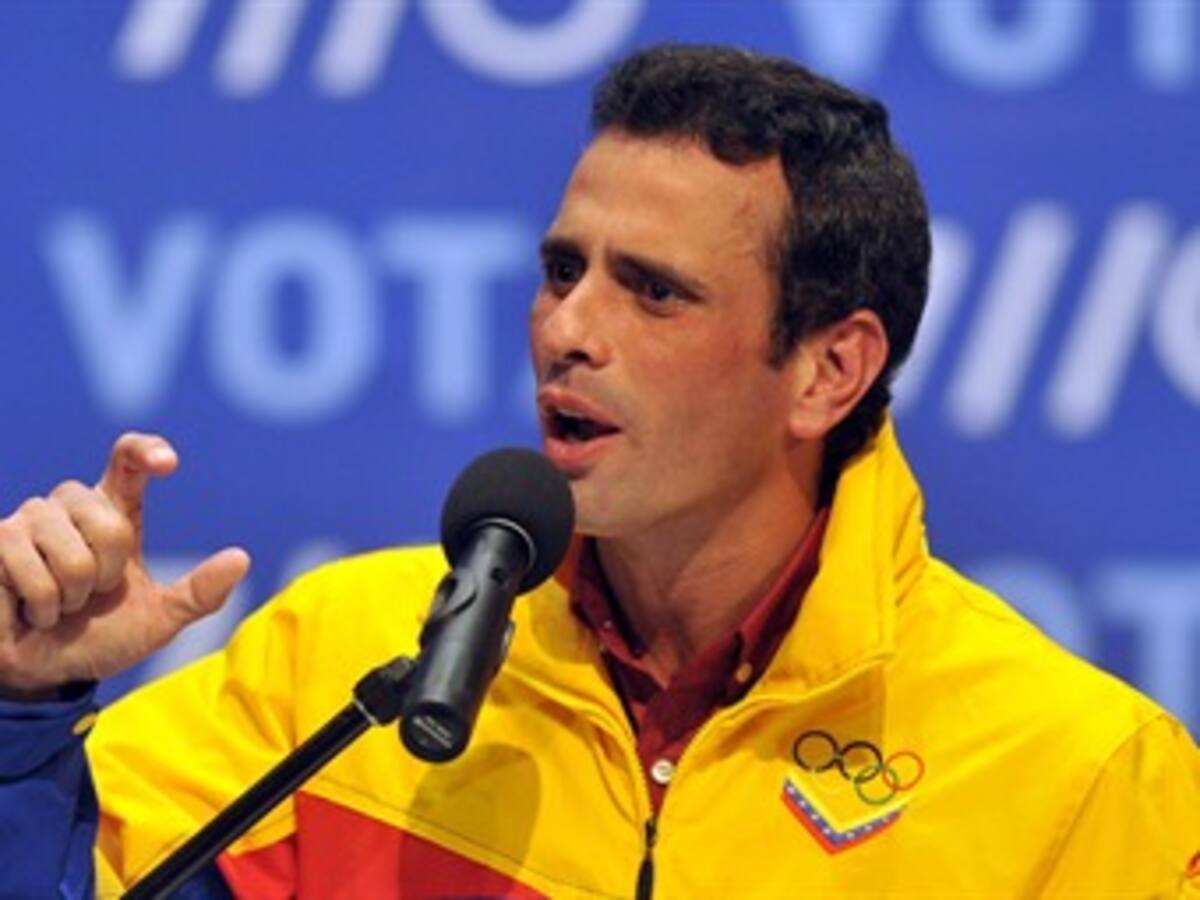 Capriles promete que no entregará su país "ni a los yanquis ni tampoco a Cuba"