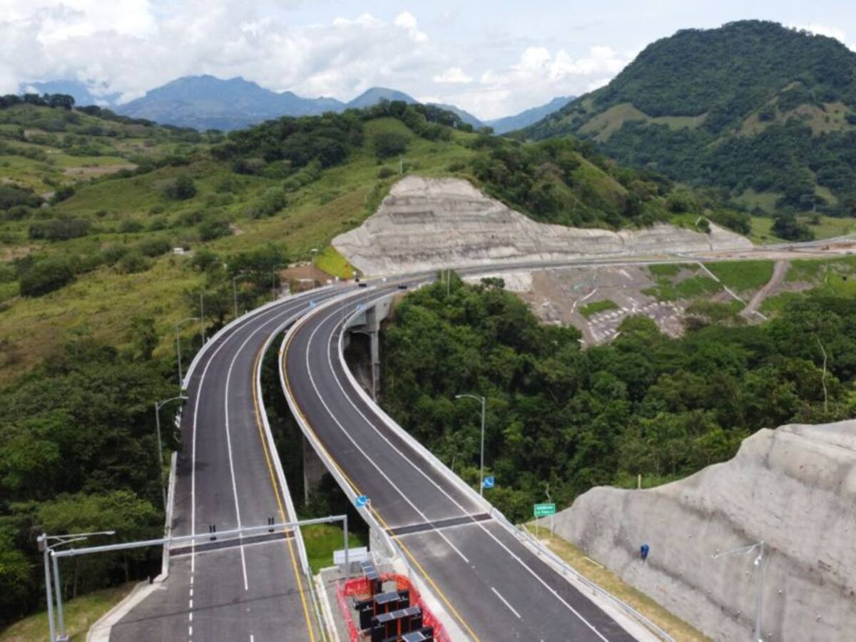 Gobierno entrega obras de las vías 4G Pacífico I y II