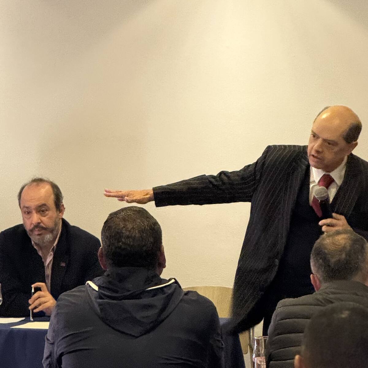 Cambio Radical pide a organismos de control vigilar contratos firmados en la transición de gobierno