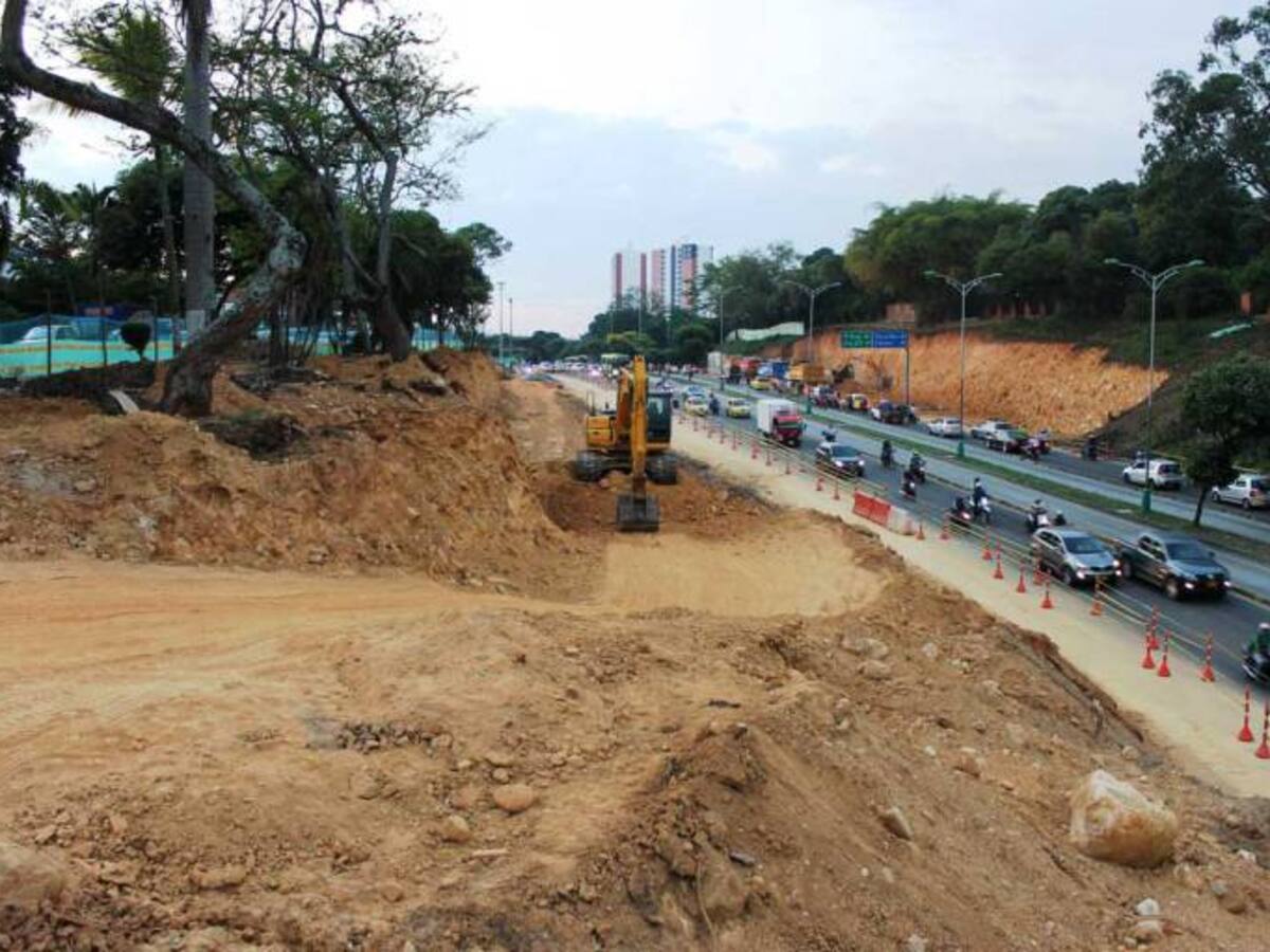 Volqueteros del tercer carril anuncian paro porque no les pagan