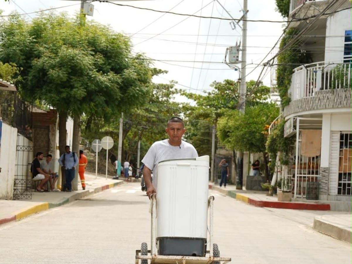 De andar entre el barro a recorrer una vía pavimentada: la historia de Delvis en Puerta de Hierro