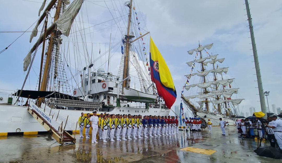 Con un majestuoso desfile naval, protagonizado por las cinco embarcaciones participantes se dio cierre a la reunión de veleros más importante