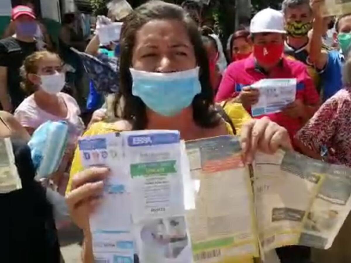 VIDEO: Protestan por aumento en factura de servicios públicos