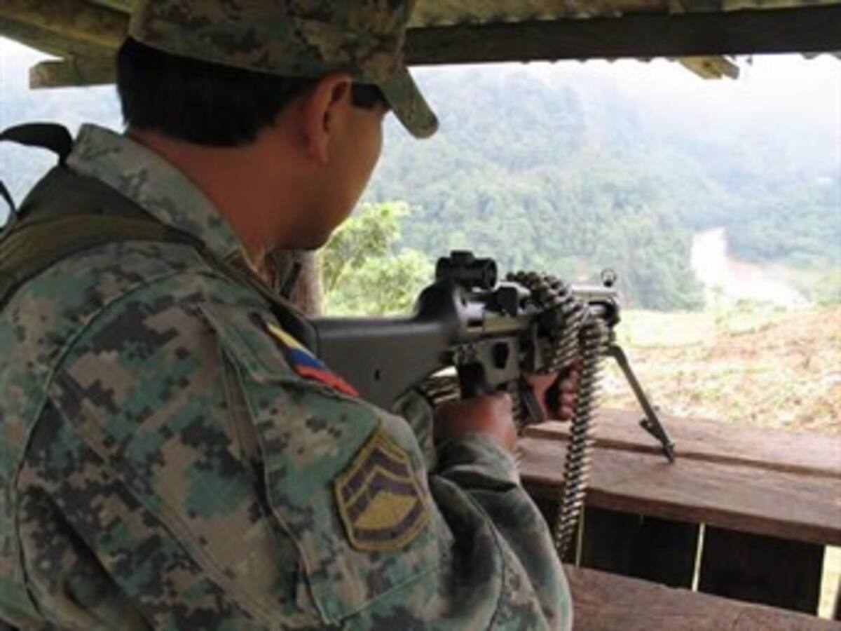 Roban armamento de comando militar ecuatoriano en frontera con Colombia