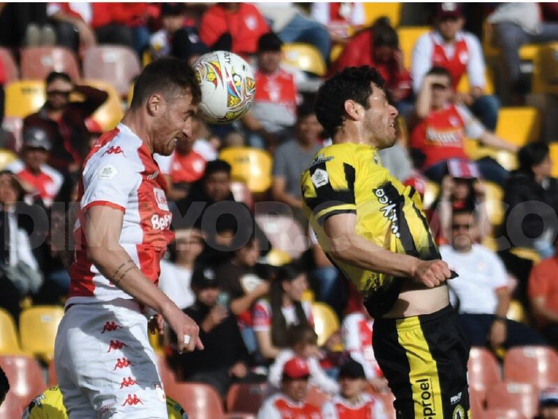 José Aja, defensa de Independiente Santa Fe / Dimayor.