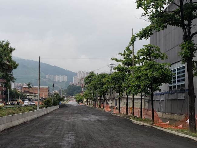 Habilitan calle 12 sur de Medellín, pero aún no entregan obras de Metroplús