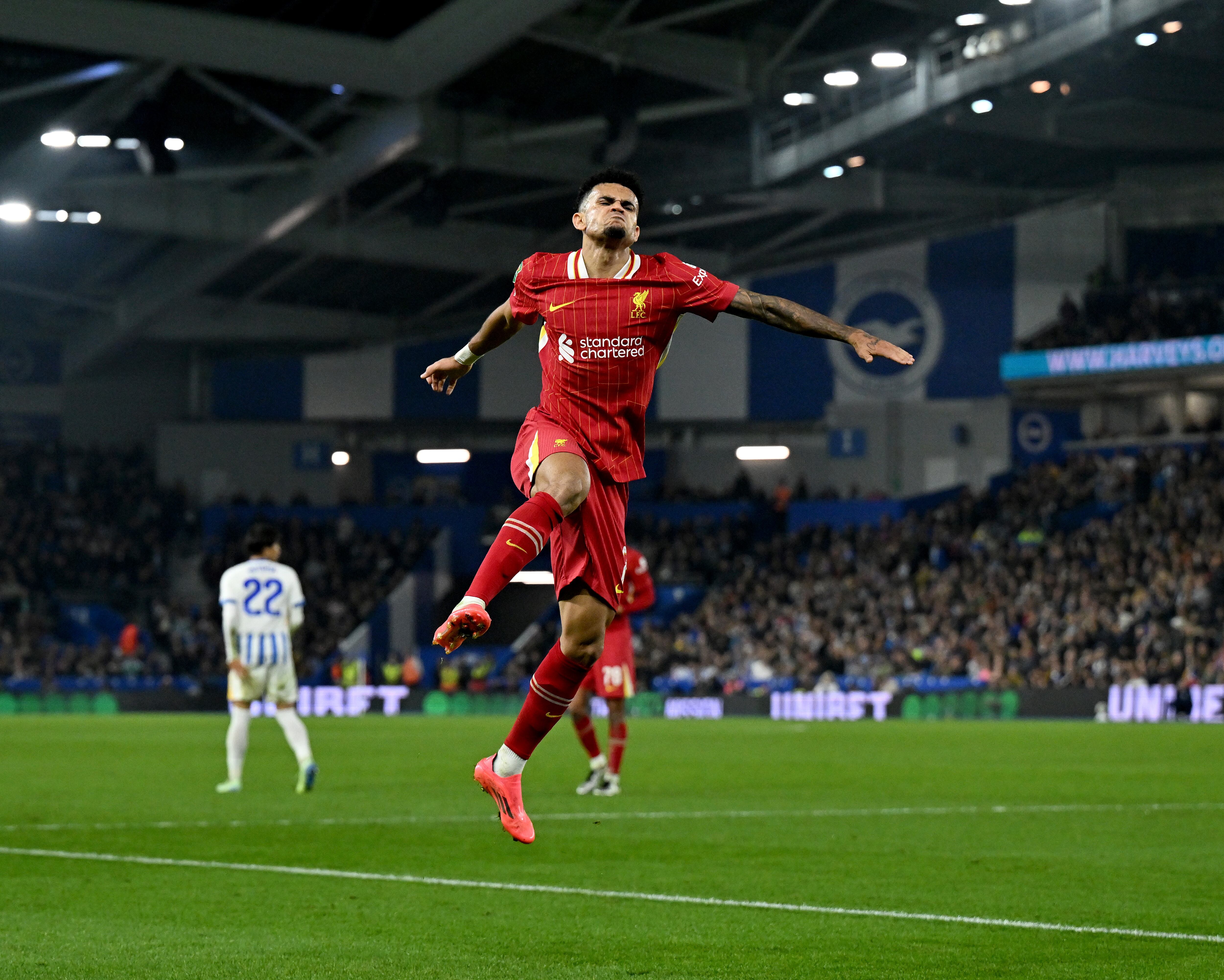 Luis Díaz celebra su gol con el Liverpool. (Photo by Andrew Powell/Liverpool FC via Getty Images)