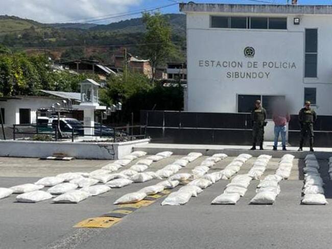 Los productos químicos eran transportados en un vehículo tipo camión.