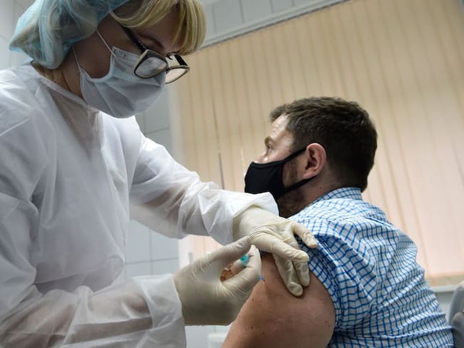 Vacuna contra COVID-19 se repartiría desde enero