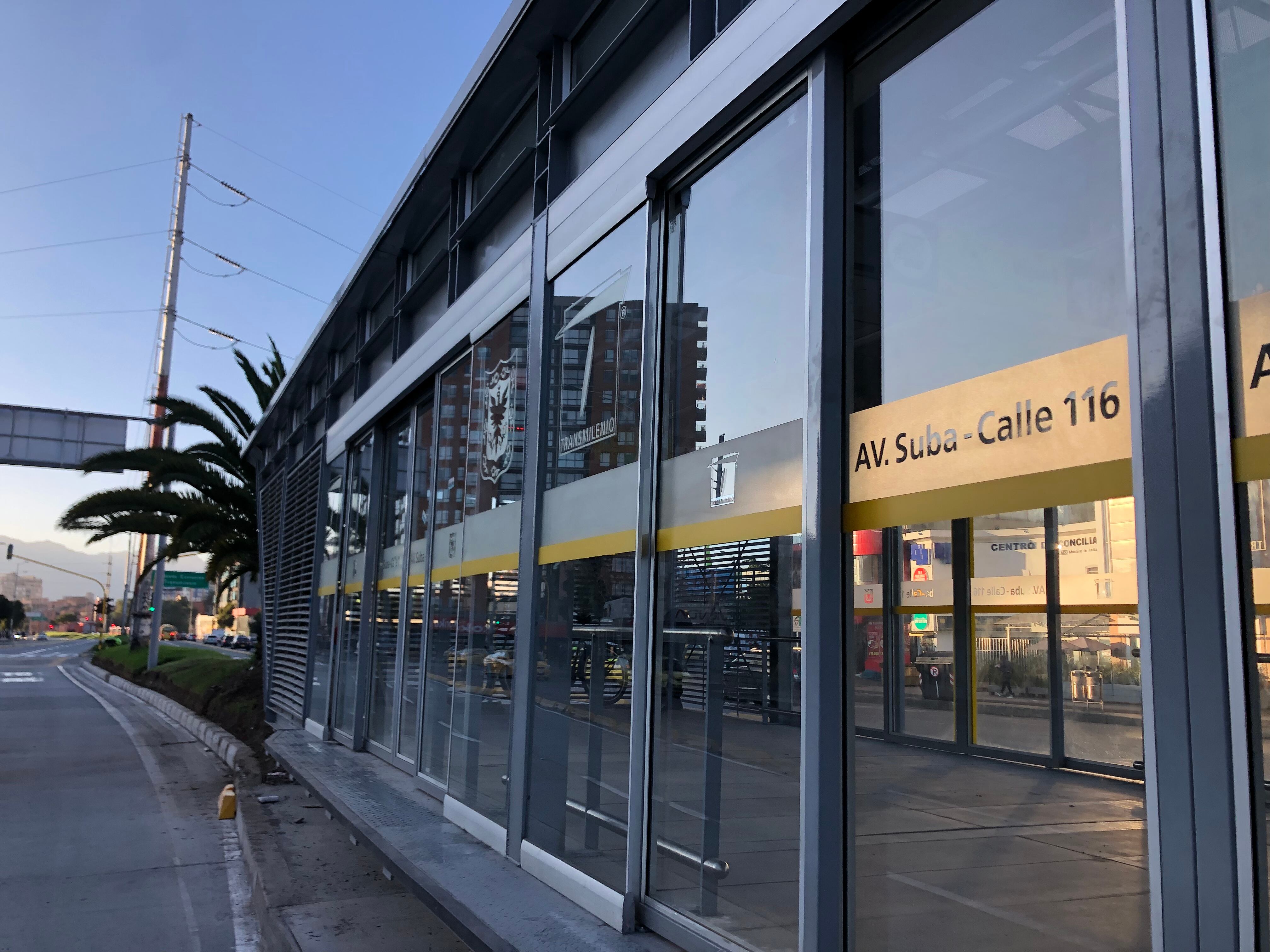 Costado de la Estación Avenida Suba - Calle 116 - Foto: Twitter @idubogota