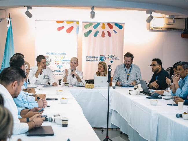 Comité Técnico de Proyectos Estratégicos del Valle del Cauca con la gobernadora Dilian Francisca Toro, la ministra de Transporte, Elsa Noguera y los equipos técnicos de la ANI, la Aerocivil, el Invías y el Comité Intergremial del Valle / Foto: Gobernación del Valle del Cauca