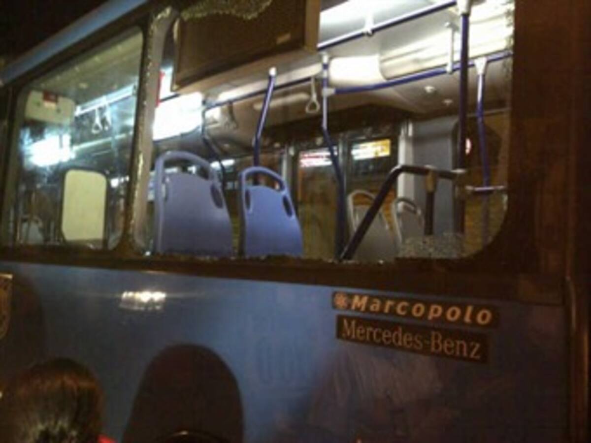 Ataque a bus de sistema masivo de Cali deja doce heridos
