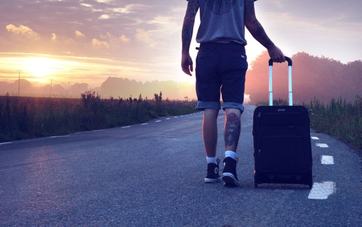 Salir a medianoche con una maleta y dar una vuelta, traerá viajes durante el siguiente año.