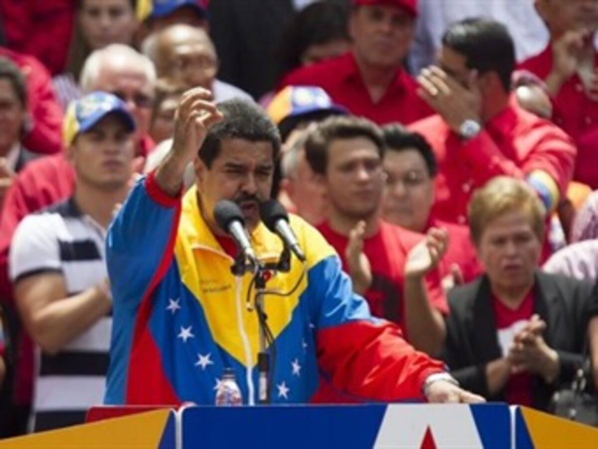Maduro llena su discurso de menciones religiosas y dice es apóstol de Chávez