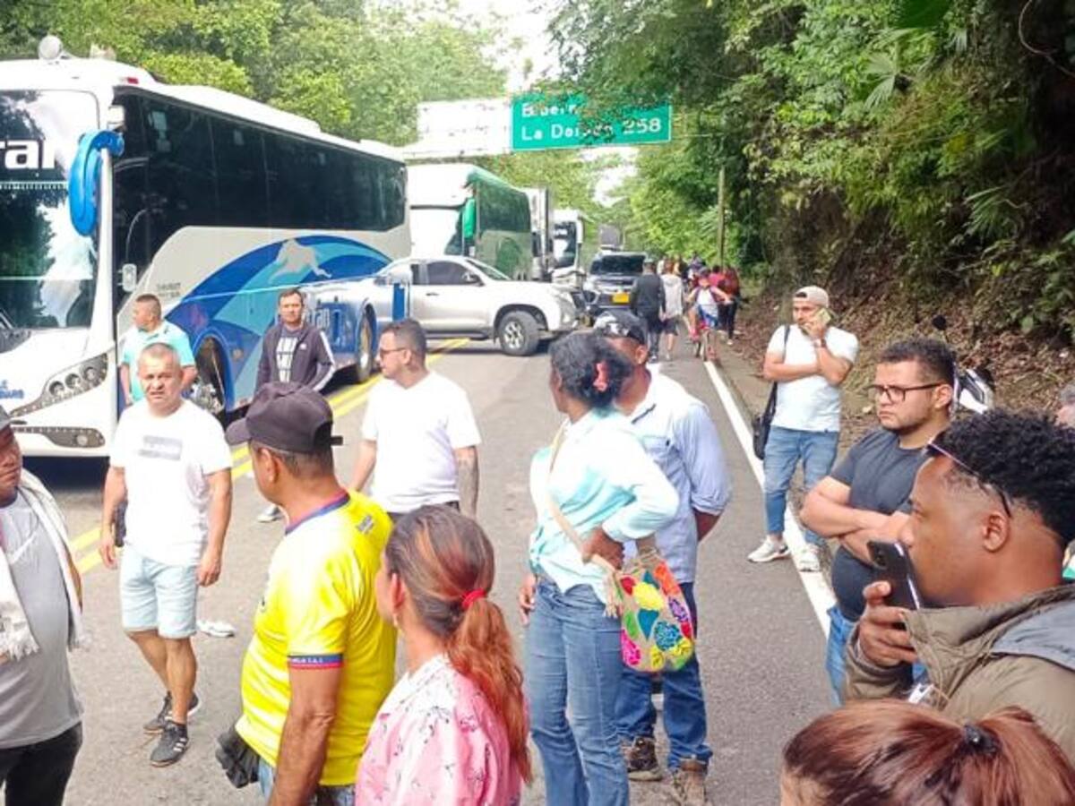 Gobernación responde tras bloqueo en la vía Bucaramanga - Barrancabermeja