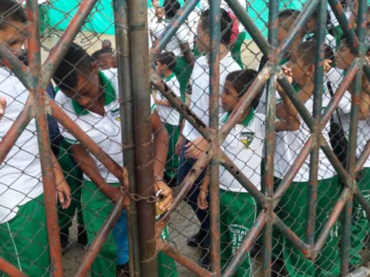 Suspenden clases para colegios de 122 municipios de Boyacá por paro camionero