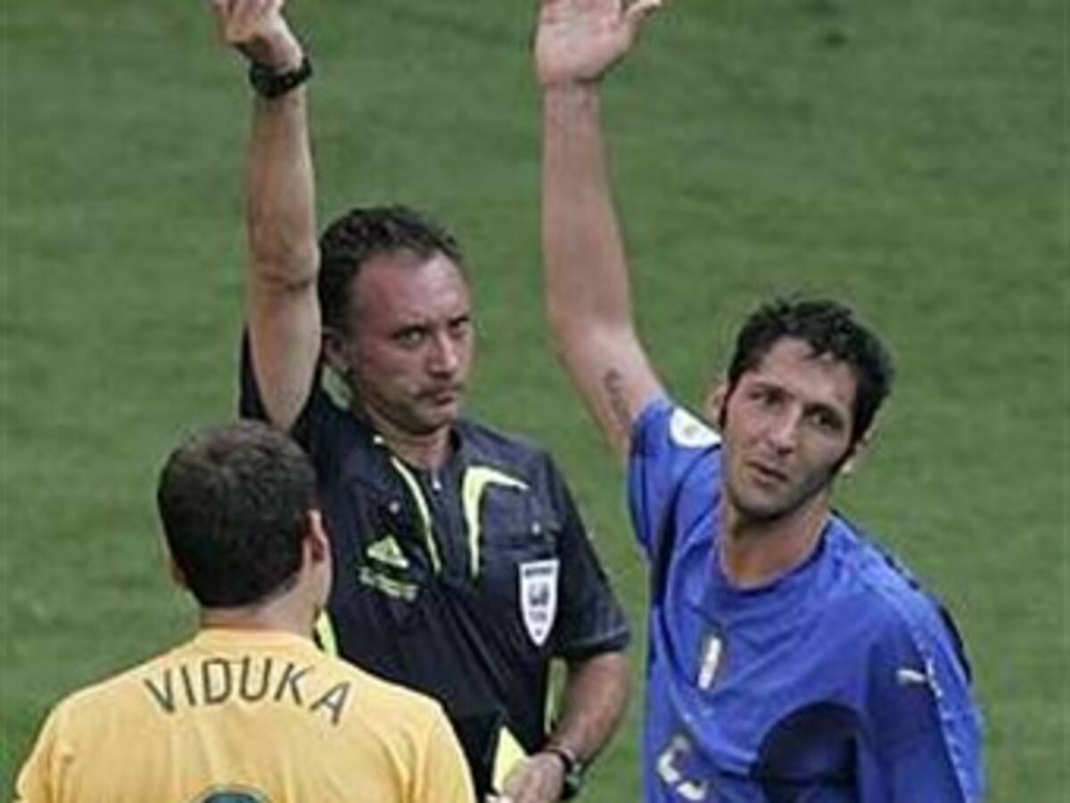 MUNDIAL/ Jefe de la FA acusa a España y Rusia de querer comprar árbitros, según diario